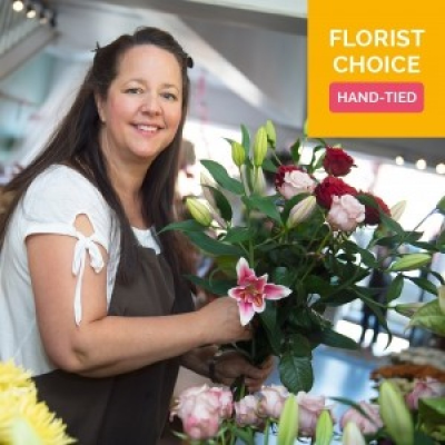 Florist choice Bouquet - Florist Choice Bouquet is a fresh hand-tied arrangement created by our Birmingham florist team using the best seasonal flowers available on the day. This is a great choice when you want something beautiful but are happy for our florists to select the colours, flowers and overall style. Each bouquet is professionally arranged and presented in florist-style wrapping, with fresh seasonal stems chosen for quality, colour and impact. Flower varieties may vary depending on availability, but your b...